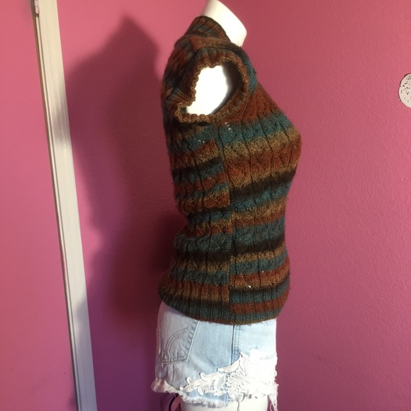 Multi Colored Breathable V-Neck Sweater - Picture 4 of 5